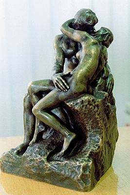 Скульптура Родена «Поцелуй»